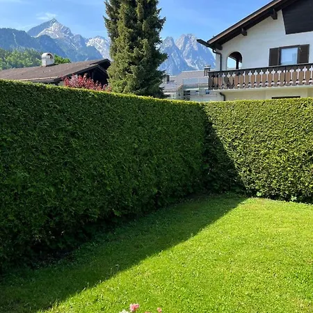 Doppelhaushaelfte Zugspitzblick Mit Privatem Garten Appartement Garmisch-Partenkirchen